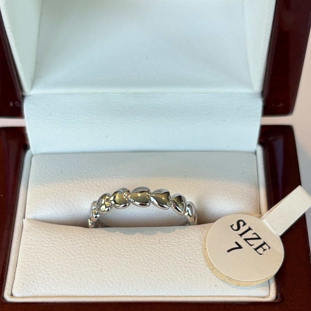 Sterling Silver Heart Band. Size 7